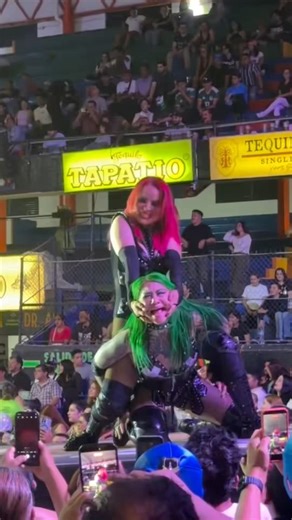 ¡MOMENTO VIRAL! 😱🔥 Silueta deja sin palabras a Shotzi