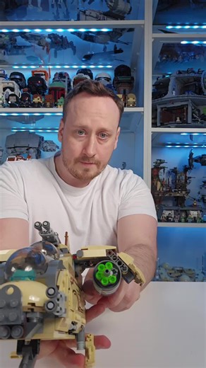 Explore the LEGO Star Wars Wookiee Gunship (Set 75084)