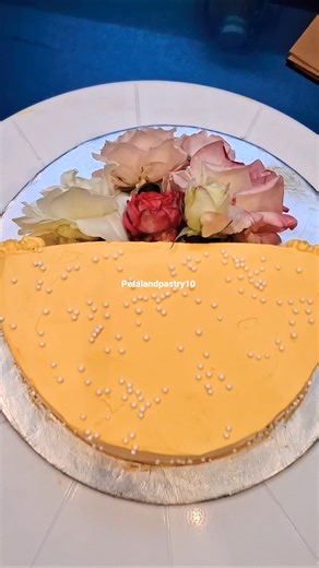 Real Flowers… But It’s a Cake?! 💐🍰 Viral Cake Design! #shorts #viral #cake #reels