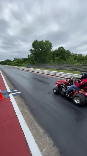 Fastest Lawnmower in Wisconsin! #FullPull #Lawnmower #DragRace #Racing #DragRacing #Honda #DragMower #WIR