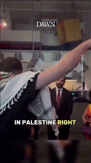 Palestinian attendee confronts Mamdani at public event