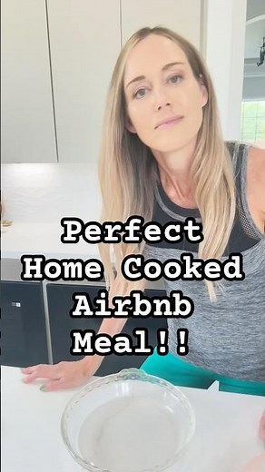 Easy 5-Ingredient Chicken Pot Pie (Perfect Airbnb Meal!) 🥧