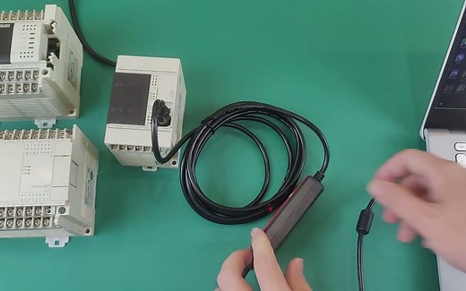 USB-SC09-FX通讯线应用演示