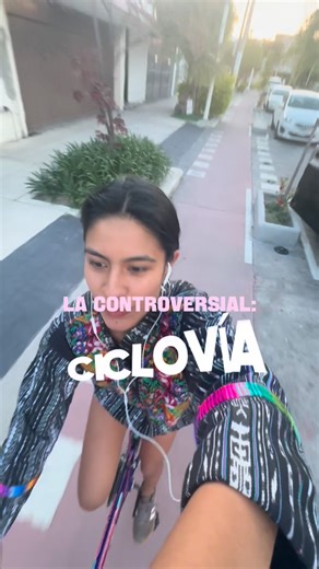 Mar | Triste al imaginarme la ciclovía y el parque lineal que pudo estar por toda avenida Copernico pero no existe por la gente cochista... | Instagram