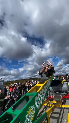 1.7M views · 3.7K reactions | Catapulta, paracaídas #reels #musica #reggaeton #navidad773 #guatajiagua7 #semanasanta77 #franciscoelpibe7 #eldestino7 #fb77p #reelsvideo #reelsfacebook #reelsviral #launion9 #elpibe7 #jaha7 #multiverso #ChillGuy #reelsusa #teamo7 #semanasanta77 #dallas #texas #usa #ElSalvador #launio7 #502gt #Youtube #california #Rosie #502gt #paracaidismo #paracaidas | Francisco Elpibe | Facebook