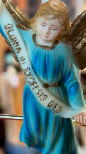 Didn't your grandma have this nativity set? #vintagenativity #vintagechristmas #vintagechristmasdecor #vintagenativityscene | Doc's Antiques