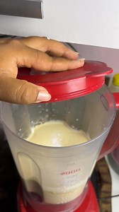 16M views · 328K reactions | Torta de frango, 3 ovos ,2 xícaras de leite ,Meia xícara de óleo ,3 xícaras de farinha de trigo ,Queijo ralado opcional ,Sal a gosto ,Cebola e pimenta de cheiro a gosto , Recheio , 2 peito de frango ,Temperos secos a gosto ,1 creme de leite ,Milho ,Queijo ,Catupiry, 180 graus por 40 minutos no forno #tortadefrango #torta #receita #cozinhado | Geysilane Da Silva Amaral | Facebook