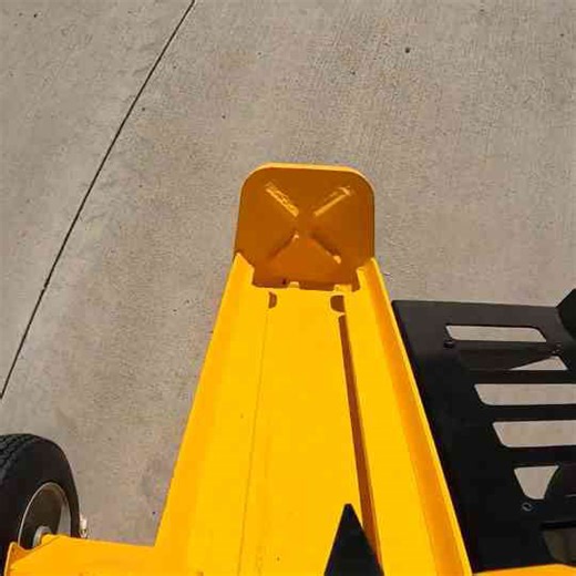 Testing The World's First Battery Powered Log Splitters!