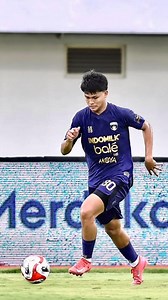 160K views · 3.1K reactions | 홊홫홚홧홝홚홖홙 홠홞환홠 활홤홡홖홯홤 홛홤홧 황홝홚 홗홧홖환홚 ‼️ Tak lama berselang dari gol pembuka, Hokky Caraka kembali mencatatkan namanya di papan skor dengan gol tendangan salto yang spektakuler untuk memantapkan keunggulan bagi skuad Pendekar Cisadane. : Vidio ——— United in Rhythm, Fierce in Battle. ——— #53TTHEDREAM Persita PersitaTangerang PersitaAbadi | Persita Tangerang Fc | Facebook