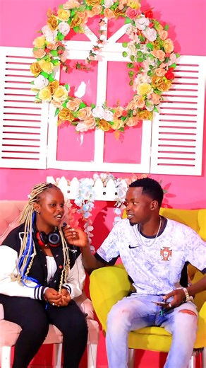 Kissing Tips: Where Should His Hands Be During a Kiss?