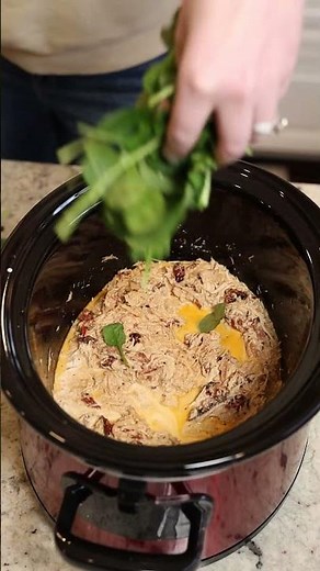 Tuscan Chicken Crockpot Dinner. #recipe #easydinner