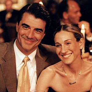 “Unrecognizable!”💔😔 Chris Noth, Mr. Big from “Sex and the City,” has drastically changed.🔍😳 After being involved in a controversy and disappearing from the spotlight, recent photos show a dramatically altered appearance.👀👉👉 Scroll down to the top comment to see the photos of his current look and share your thoughts! 📸⬇️⬇️⬇️ | Know Now