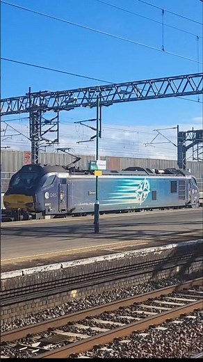 Legendary driver! Class 88003 passes Nuneaton with INSANE tones!
