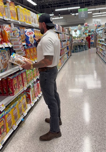 Girls! I’ve told you once and I’ll tell you again. Go checkout all the new styles at @BELTROAD and get your man one of these rachet belts. You’ll thank me later. 😏 #mensbelt #rachet #swag #men #fyp