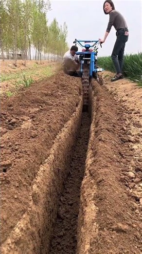 Small chain trencher #hand-held trencher #trenching #shorts #trendingshorts