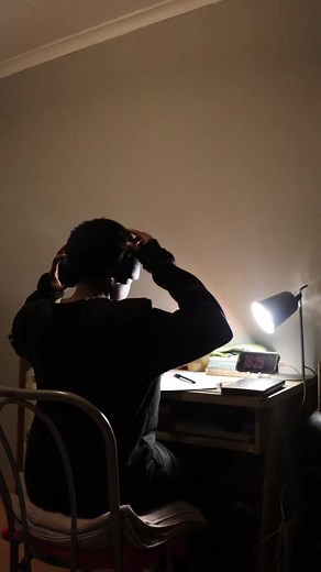 Exploring the perks of distance learning: flexibility, freedom, and a customised study environment! #MyNWU