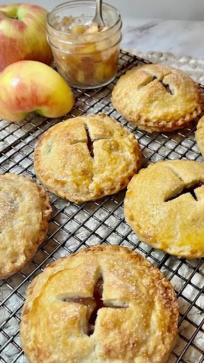 Delicious Flaky Apple Hand Pies Recipe