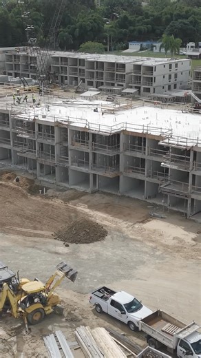 Sunrise at River Park Apartments, en #Caguas, ofrecerá 210 unidades de vivienda multifamiliar con centro comunal, cisternas y placas solares. Este proyecto de nueva construcción de unidades de vivienda es mediante los Fondos De Recuperación #CDBGDR. Se espera culmine para finales de 2027, proveyendo vivienda de renta asequible para personas de ingresos bajos a moderados. Conoce más sobre los proyectos de #LIHTC alrededor de #PuertoRico en https://recuperacion.pr.gov/lihtc/ Gobierno de Puerto Ric