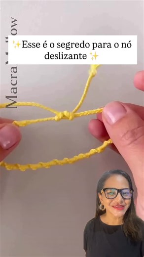 Sandra Regina | Inova Atos - Dicas on Instagram: "Esse é o segredo para o nó deslizante funcionar de verdade. Quando feito da forma correta, ele corre suavemente pela pulseira, ajusta no pulso sozinho e elimina a necessidade de pedir ajuda para fechar. Um detalhe simples que faz toda a diferença no acabamento e na praticidade do acessório. #InovaAtos #eua #Brasil #Pulseiras #Artesanato"