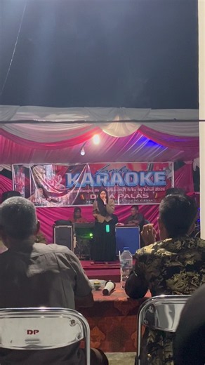 salah satu perserta lomba karaoke yang masuk dalam babak final yang membuat juri tak bisa berkata kata🔥. #yolanda dari rt 03💃 #fyp