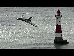 🇬🇧 Vulcan XH558 Beachy Head Cliff Edge Flypasts at Eastbourne Airshow 2015