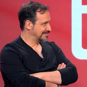 579K views · 7.9K reactions | Nous avons reçu l'illustre Alexandre Astier, un mois avant la sortie du film Kaamelott ! L'occasion de revenir sur le Premier Volet, qui sortira le 21 juillet prochain, mais pas seulement ! | Popcorn | Facebook