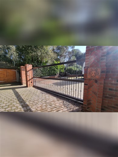 Bespoke Sliding Gates: Perfect Craftsmanship & Seamless Security
