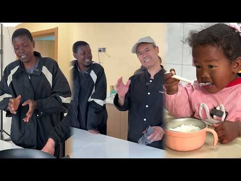 I went to check out the three brothers’ new livestream space today—it’s finally fully renovated