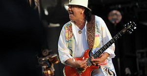 saint-vulbas - printemps de Pérouges. La guitare arc-en-ciel de Carlos Santana