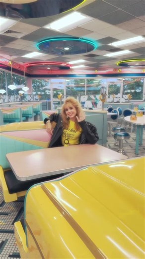 Jordan Rumsey✨ on Instagram: "Forever dreaming of neon restaurants ⚡️ . 📍 @burgerking in Fredrick MD . #80s #aesthetic #vintage #retro #1980s #vintagefashion #80sstyle #80shair #vintagestyle #nostalgia #glammetal #explorepage #retrostyle #80sfashion #burgerking #restaurant #neon #vintagerestaurant"
