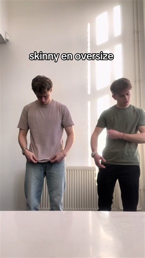 Skinny Jeans: Oversize vs. Compression Styles