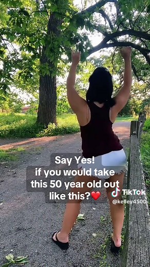 #freewoman #lonelywoman #singlelady #alonetiktok #widowwoman