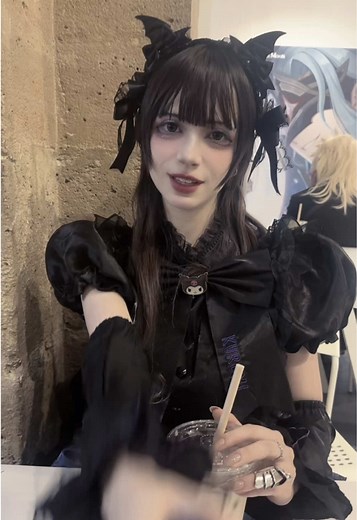 Recording Without Service Feels Illegal — Altgirl Cosplay Moment