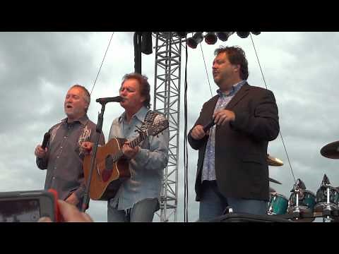 In a Week or Two (clip) ~ Diamond Rio