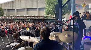 Final spurt before the summer break: Jesper & Cassette Head Sessions special trio shows live: 23.07. Düsseldorf, asphalt-festival - sold out - 24.07. Augsburg, Soho Stage, https://www.eventim.de/event/jesper-munk-trio-soho-stage-20147849/?affiliate=MGC 25.07. CH-Chur, Polenta7000, https://www.chur.graubuenden.ch/en/overview-events/polenta7000-jesper-munk Further informations: dq agency / https://dq-agency.com/dq_artists/jesper-munk/ #indiemusic #livemusic #concerts #claim #jespermunk #soul | Jes