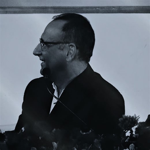 Tutti dovrebbero replicare alle follie della stampa sanremese come in passato fece un vecchio saggio 🫡 #ultimo #sanremo #ultimoedit #carloconti #perte