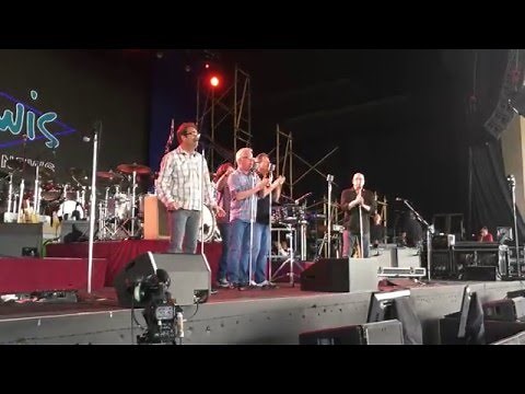 Huey Lewis & The News - a cappella sound check