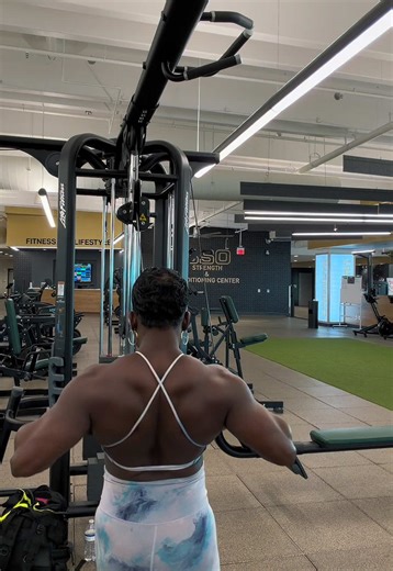 #bodybuilding #blackgirlswholift #fitness #fyp #fittok