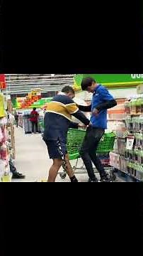 Has el bien sin mirar a quen #prank #humor