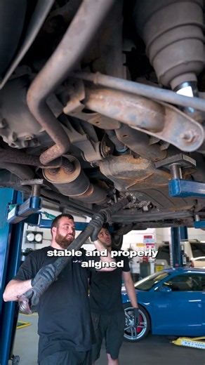 A Simple Bearing Caused THIS Much Damage #landrover #discovery4 #propshaft #carrepair #garagelife
