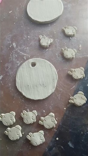 Clay bunnies. teafungo.etsy.com