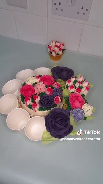 In this video I'll be showing how to arrange your flower cupcakes in a cupcake bouquet with bento cake centre and finally the finished results #cupcakebouquettutorial #flowercupcakes #bentocakebox #cupcakesdecorating #cupcakebouquet