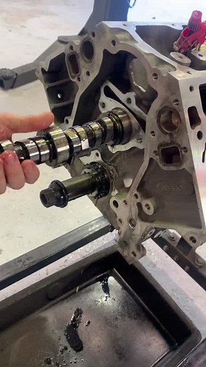 VCM710 Camshaft Installation for L98 Engine Rebuild