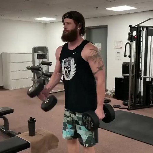 Jensen Ackles bulking up for The Boys… #jensenackles #theboys #soldierboy #workout #supernatura #fyp #viraltiktok