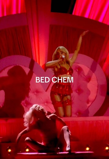 Who’s the cute boy with the white jacket and the thick accent? Sabrina Carpenter - Bed Chem, The Brit Awards 2025 #sabrinacarpenter #britawards #britawards20255 @BRITs @Sabrina Carpenter