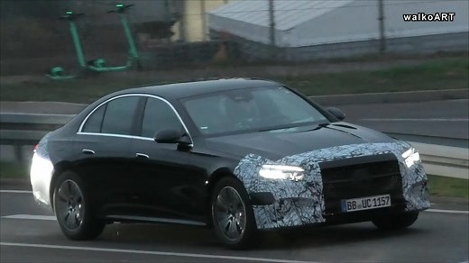 Mercedes Classe E 2024: ecco il design finale della nuova generazione [VIDEO SPIA]
