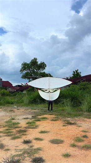 Disitu ada angin, disitu ada Layang 👌🤙🏻 #layangan #layanganputus #layangpekanbaru #layangdanguang #lancangkuningtim