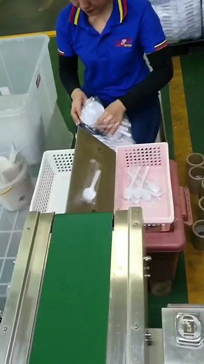 Innovative Spoon Packing Machine for Efficient Packaging