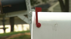 Thieves target mailboxes in Roswell