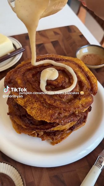Pumpkin Cinnamon Roll Pancakes — cozy fall breakfast